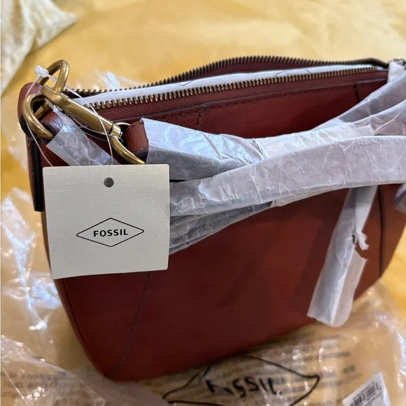 Fossil Women's Burgundy Shoulder Bag - Picture 1 of 3